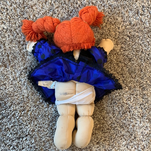 Vintage 1985 Cabbage Patch Doll - Picture 2 of 4